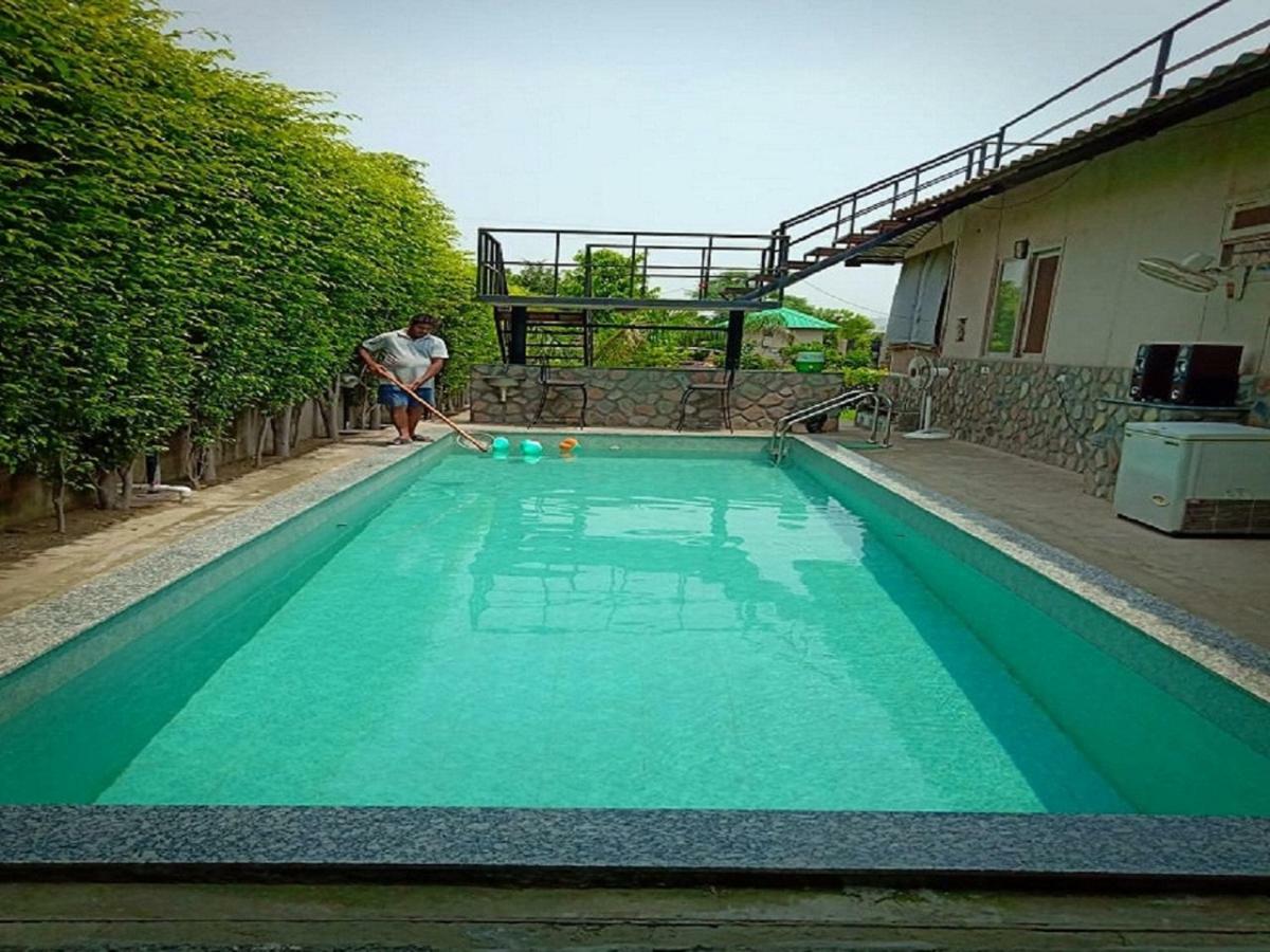 Ad Country Villa Noida Esterno foto