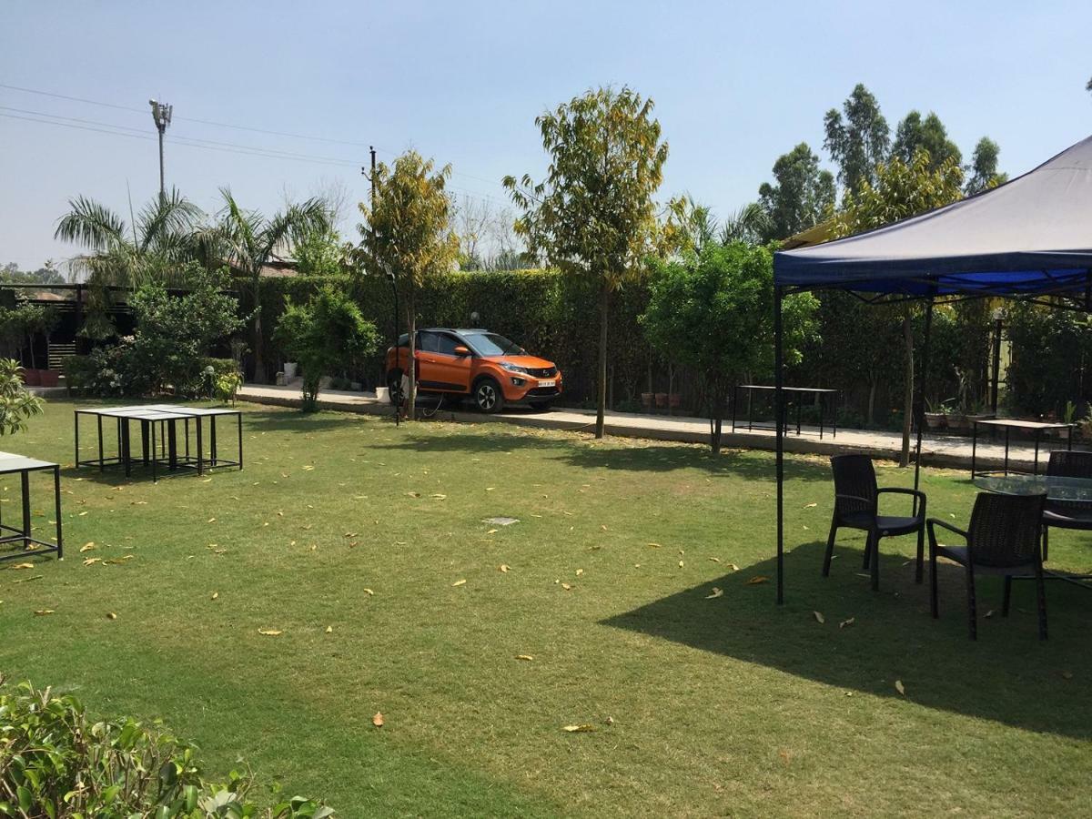 Ad Country Villa Noida Esterno foto